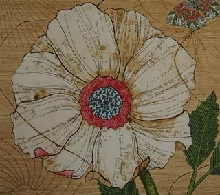 Velká květina s motýlky