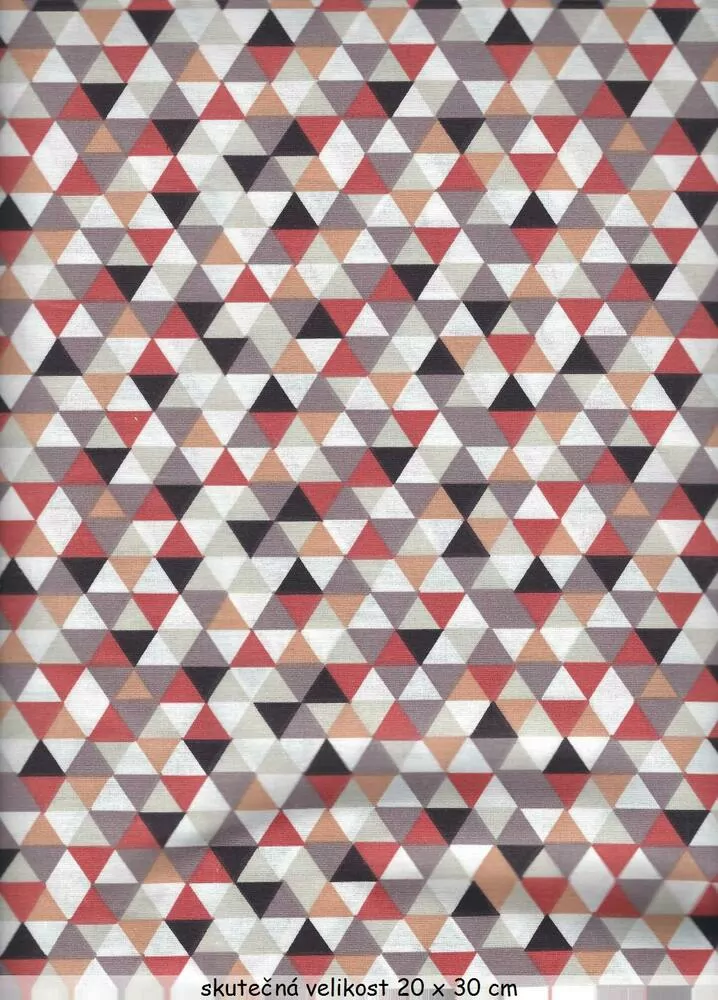 Červené, oranžové, hnědé a bílé trojúhelníčky