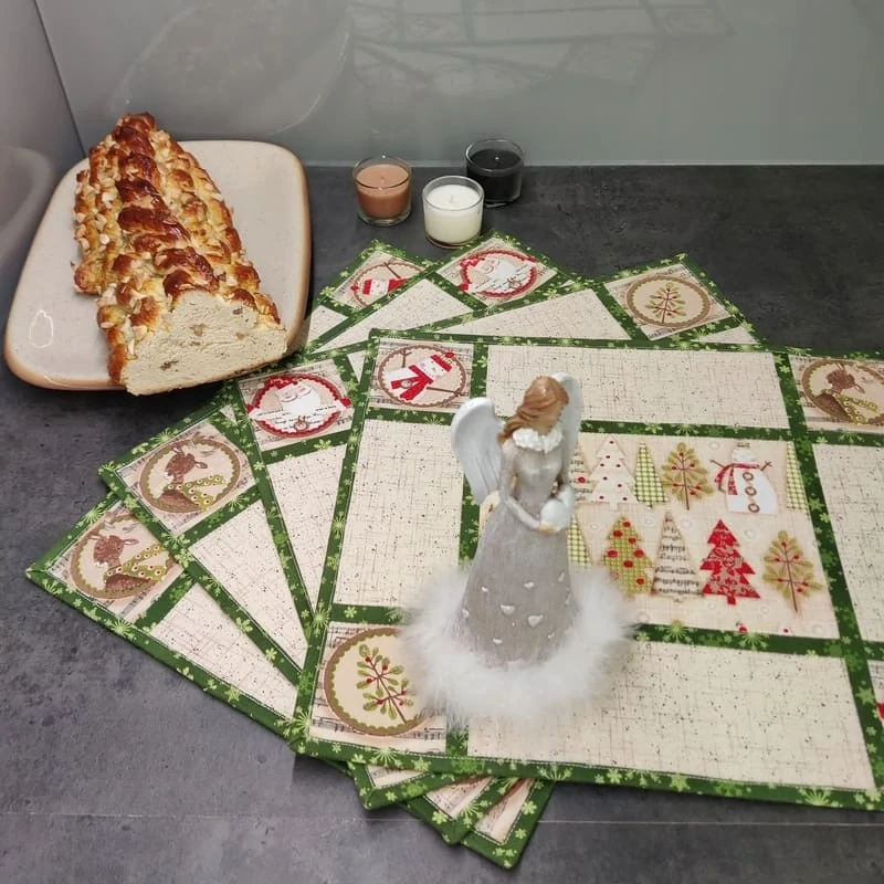 Souprava 4 kusů prostírání se stromečky