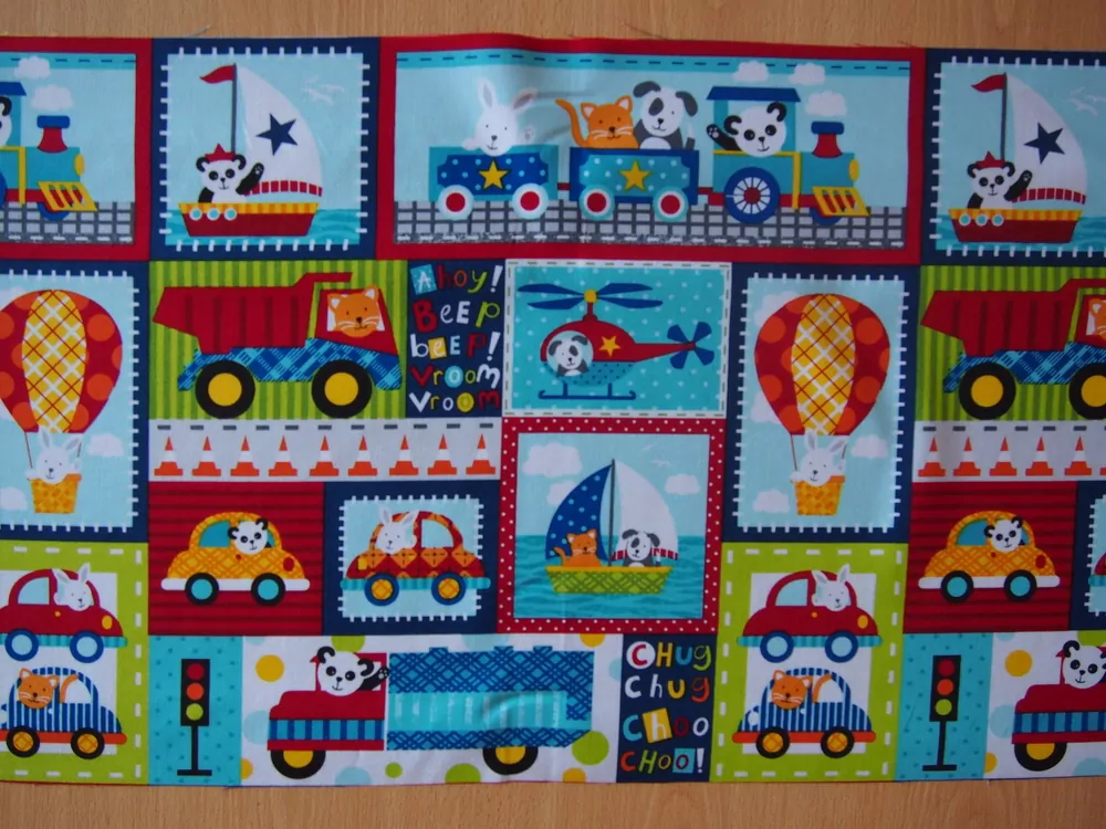 Panel s autíčky a dopravními prostředky