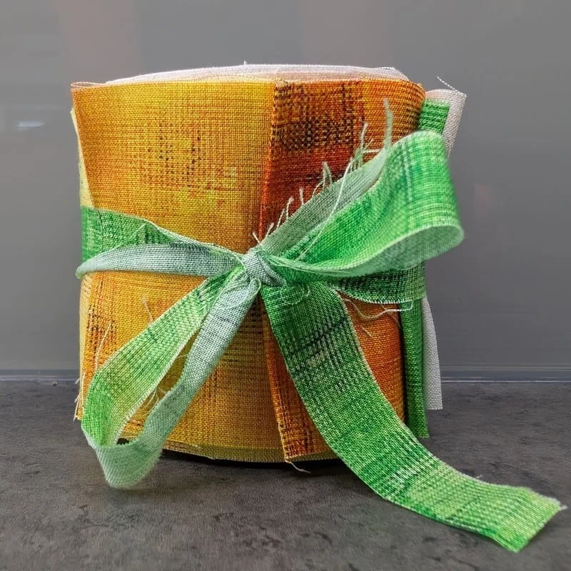 Proužky látek na patchwork Jelly Roll Interwoven