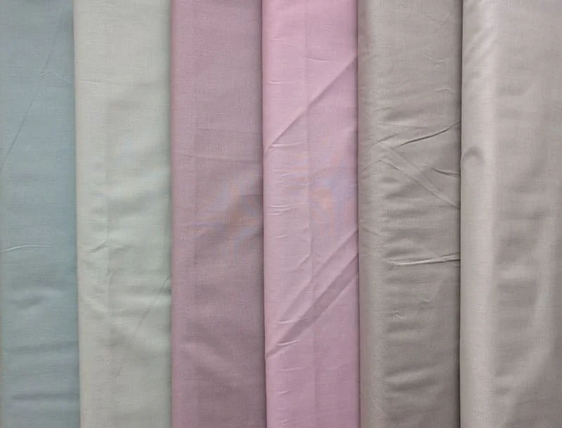 Látka na patchwork světle hnědé tečky na béžové