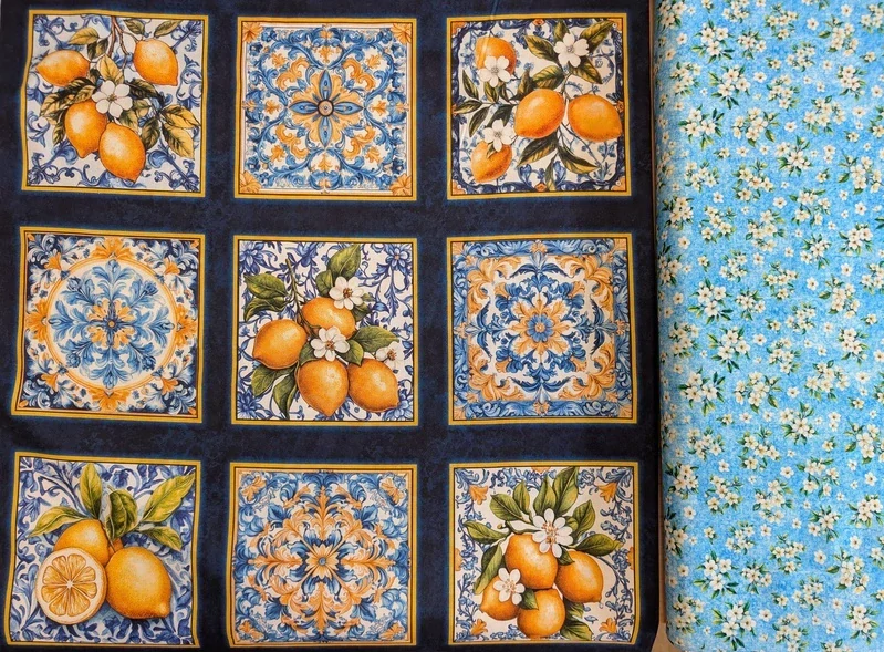 Látka na patchwork květy citroníku na světle modré