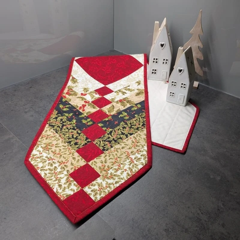 Červeno zeleno zlatý vánoční patchworkový běhoun