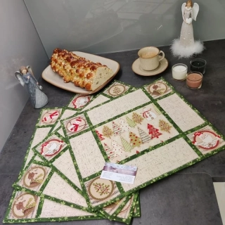 Souprava 4 kusů prostírání se stromečky