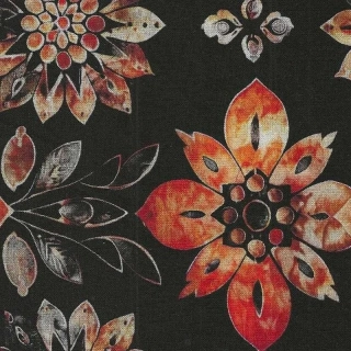 Oranžové a hnědé květy na černé