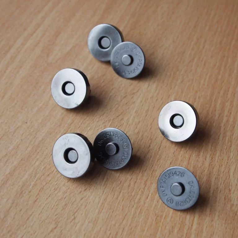 Magnetické zapínání černý nikl 14 mm