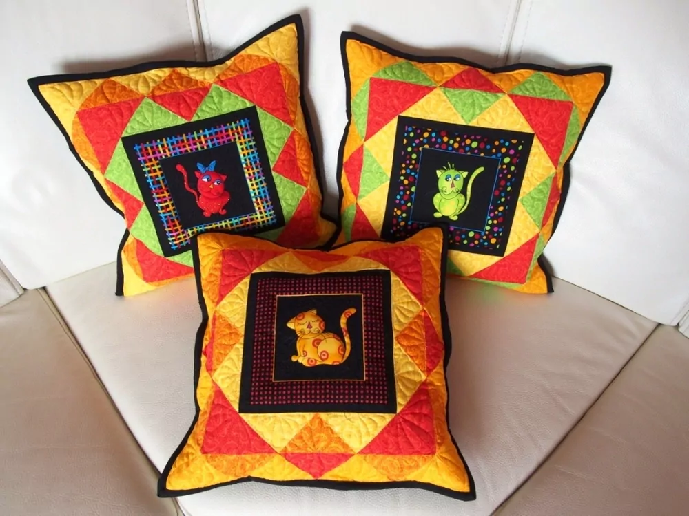 Polštář se zeleným kocourkem