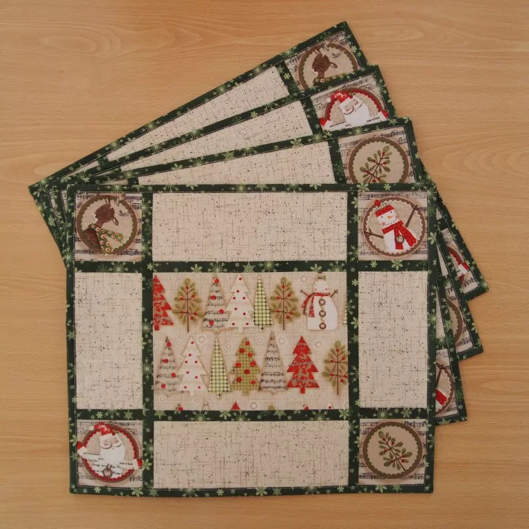 Souprava 4 kusů prostírání se stromečky