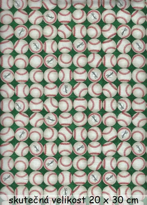 Baseballové míčky na zelené